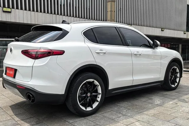 Alfa Romeo Stelvio 2017 2.0T 200HP Luxury Edition exterior photo 8 Alfa Romeo Stelvio 2017 2.0T 200HP Luxury Edition exterior photo 8