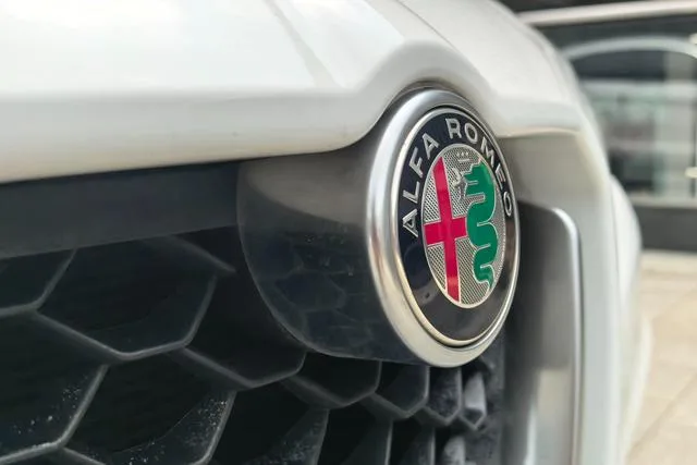Alfa Romeo Stelvio 2017 2.0T 200HP Luxury Edition exterior photo 10 Alfa Romeo Stelvio 2017 2.0T 200HP Luxury Edition exterior photo 10