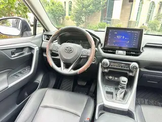 Toyota RAV4 2021 2.0L CVT Mode à deux roues motrices Plus Version intérieur photo 13