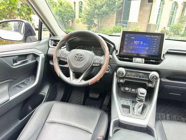 Toyota RAV4 2021 2.0L CVT Mode à deux roues motrices Plus Version intérieur photo 13