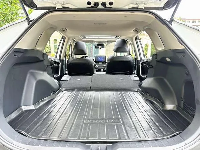 Toyota RAV4 2021 2.0L CVT Mode à deux roues motrices Plus Version intérieur photo 17