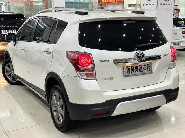 Toyota Verso 2015 180E CVT Versión transfronteriza exterior foto 3 Toyota Verso 2015 180E CVT Versión transfronteriza exterior foto 3
