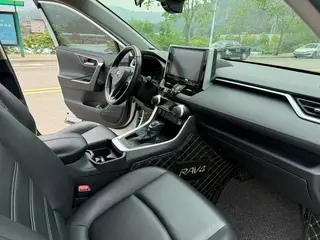 Toyota RAV4 2021 2.0L CVT Moda de tracción en dos ruedas Plus Edición interior foto 9