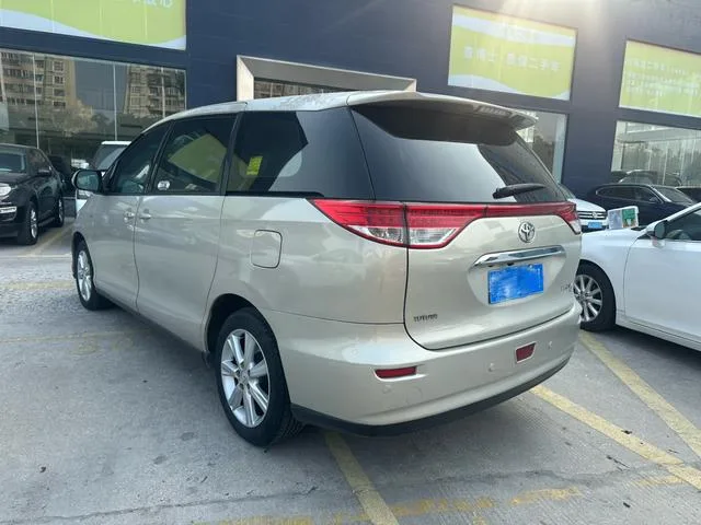 Toyota Previa 2012 2.4L 7 Édition de luxe du siège extérieur photo 5 Toyota Previa 2012 2.4L 7 Édition de luxe du siège extérieur photo 5