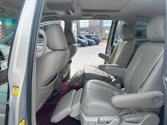 Toyota Previa 2012 2.4L 7 Édition de luxe du siège intérieur photo 10 Toyota Previa 2012 2.4L 7 Édition de luxe du siège intérieur photo 10