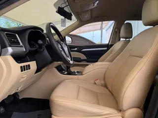 Toyota Highlander 2021 2.0T 4WD Elite Edition 7 Asiento interior foto 9 Toyota Highlander 2021 2.0T 4WD Elite Edition 7 Asiento interior foto 9