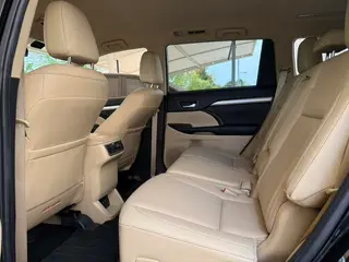 Toyota Highlander 2021 2.0T 4WD Elite Edition 7 Asiento interior foto 10 Toyota Highlander 2021 2.0T 4WD Elite Edition 7 Asiento interior foto 10