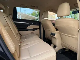 Toyota Highlander 2021 2.0T 4WD Elite Edition 7 Asiento interior foto 11 Toyota Highlander 2021 2.0T 4WD Elite Edition 7 Asiento interior foto 11