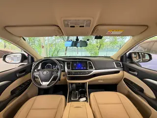 Toyota Highlander 2021 2.0T 4WD Elite Edition 7 Asiento interior foto 13 Toyota Highlander 2021 2.0T 4WD Elite Edition 7 Asiento interior foto 13