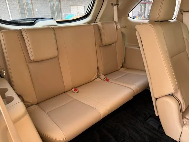 Toyota Highlander 2021 2.0T 4WD Elite Edition 7 Asiento interior foto 14 Toyota Highlander 2021 2.0T 4WD Elite Edition 7 Asiento interior foto 14
