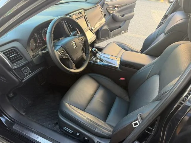Toyota Crown 2018 2.0T Version mode intérieur photo 9 Toyota Crown 2018 2.0T Version mode intérieur photo 9