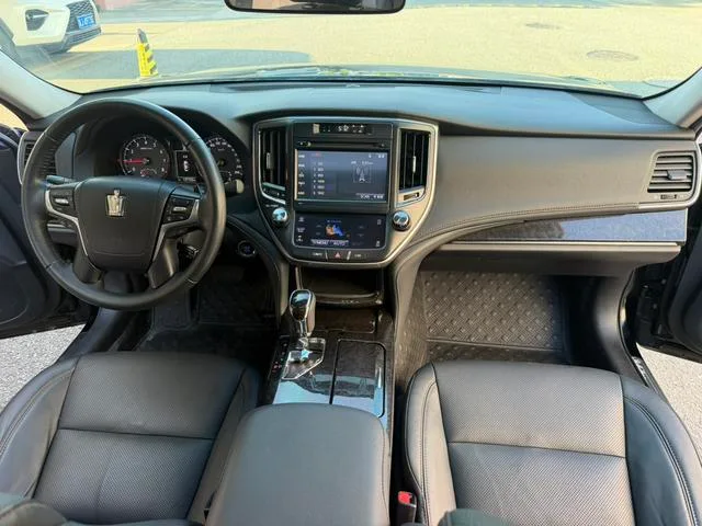 Toyota Crown 2018 2.0T Version mode intérieur photo 11 Toyota Crown 2018 2.0T Version mode intérieur photo 11