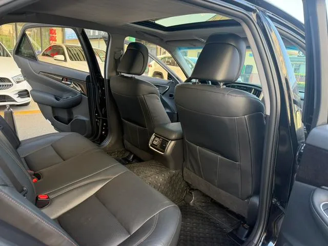 Toyota Crown 2018 2.0T Version mode intérieur photo 12 Toyota Crown 2018 2.0T Version mode intérieur photo 12