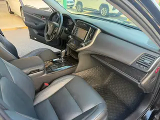 Toyota Crown 2018 2.0T Version mode intérieur photo 13 Toyota Crown 2018 2.0T Version mode intérieur photo 13