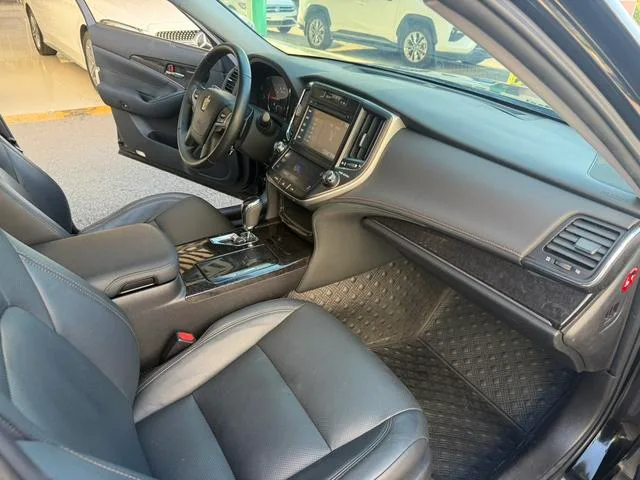 Toyota Crown 2018 2.0T Version mode intérieur photo 13 Toyota Crown 2018 2.0T Version mode intérieur photo 13