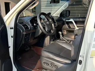 Toyota Prado 2018 3.5L Automatic TX-L Rear spare wheel exterior photo 3 Toyota Prado 2018 3.5L Automatic TX-L Rear spare wheel exterior photo 3