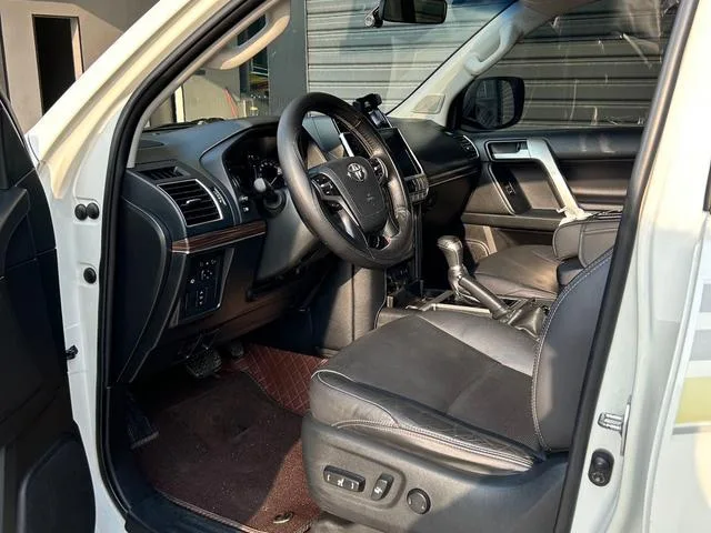 Toyota Prado 2018 3.5L Automatic TX-L Rear spare wheel exterior photo 3 Toyota Prado 2018 3.5L Automatic TX-L Rear spare wheel exterior photo 3