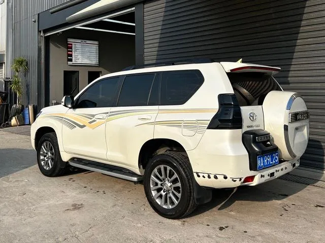 Toyota Prado 2018 3.5L Automatic TX-L Rear spare wheel exterior photo 6 Toyota Prado 2018 3.5L Automatic TX-L Rear spare wheel exterior photo 6
