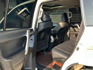 Toyota Prado 2018 3.5L Automatic TX-L Rear spare wheel exterior photo 7 Toyota Prado 2018 3.5L Automatic TX-L Rear spare wheel exterior photo 7