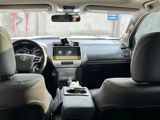 Toyota Prado 2018 3.5L Automatic TX-L Rear spare wheel interior photo 13 Toyota Prado 2018 3.5L Automatic TX-L Rear spare wheel interior photo 13