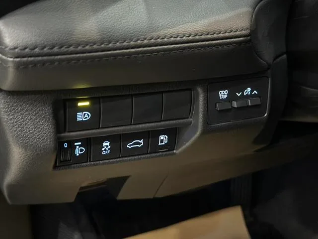 Toyota Avalon 2022 2.0L Version de luxe intérieur photo 14 Toyota Avalon 2022 2.0L Version de luxe intérieur photo 14