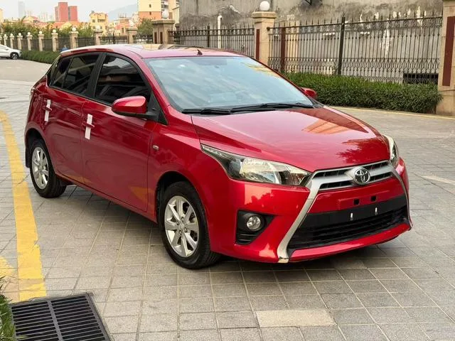 Toyota Yaris L 2015 1.5G Édition spéciale de toit ouvrant automatique extérieur photo 3 Toyota Yaris L 2015 1.5G Édition spéciale de toit ouvrant automatique extérieur photo 3