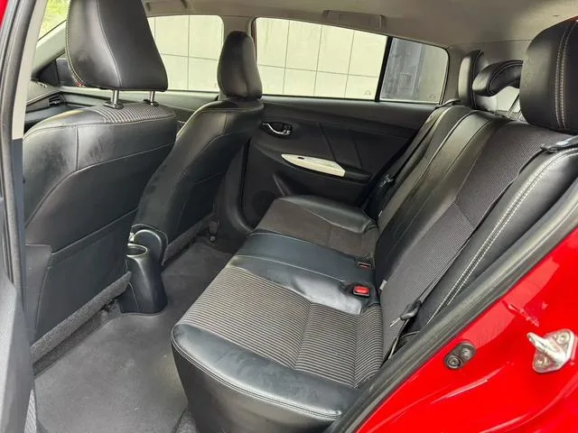 Toyota Yaris L 2015 1.5G Édition spéciale de toit ouvrant automatique intérieur photo 8 Toyota Yaris L 2015 1.5G Édition spéciale de toit ouvrant automatique intérieur photo 8