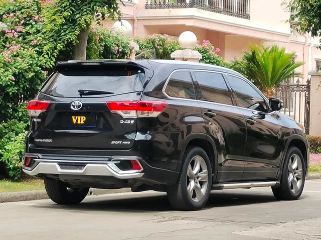 Toyota Highlander 2018 2.0T 4WD Premium Edition 7 Asiento País VI exterior foto 5 Toyota Highlander 2018 2.0T 4WD Premium Edition 7 Asiento País VI exterior foto 5