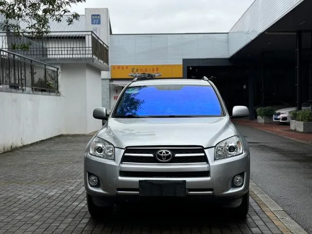 Toyota RAV4 2011 2.0L Automatic Classic Edition exterior photo 2