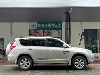 Toyota RAV4 2011 2.0L Automatic Classic Edition interior photo 10