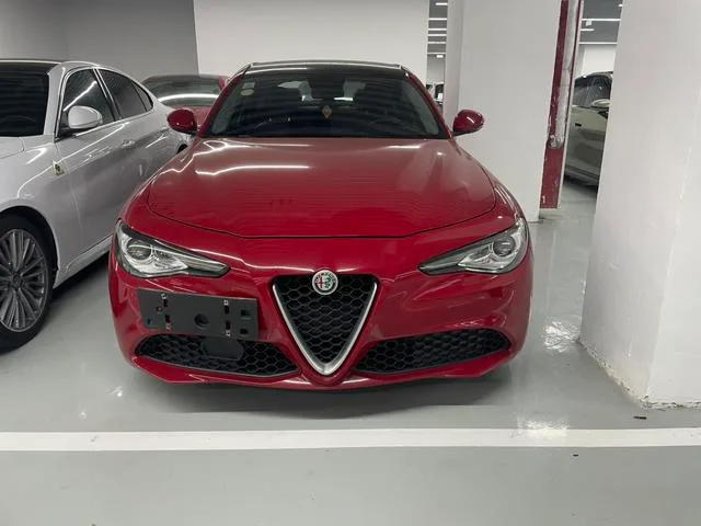 Alfa Romeo Giulia 2017 2.0T 280HP Luxury Edition exterior photo 2 Alfa Romeo Giulia 2017 2.0T 280HP Luxury Edition exterior photo 2