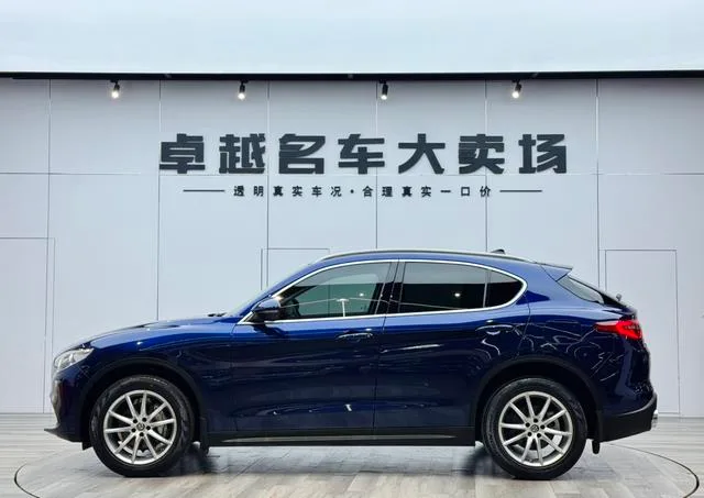 Alfa Romeo Stelvio 2017 2.0T 200HP Luxury Edition exterior photo 4 Alfa Romeo Stelvio 2017 2.0T 200HP Luxury Edition exterior photo 4