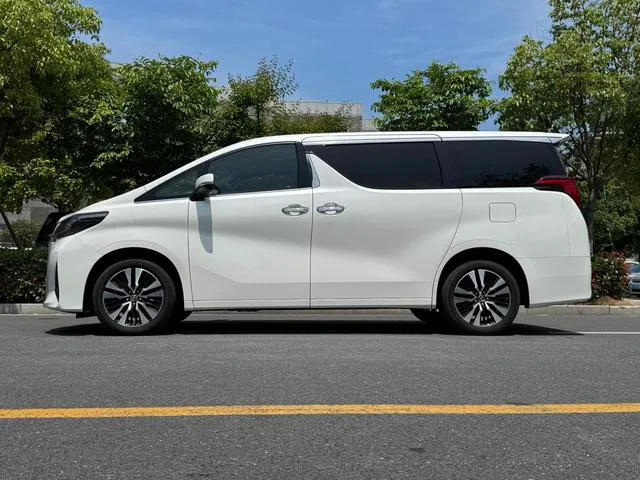 Toyota Alphard 2018 Restyling 3.5L Premium Edition exterior photo 3 Toyota Alphard 2018 Restyling 3.5L Premium Edition exterior photo 3