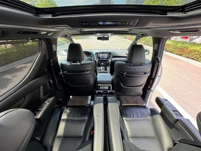 Toyota Alphard 2018 Restyling 3.5L Premium Edition interior photo 11 Toyota Alphard 2018 Restyling 3.5L Premium Edition interior photo 11