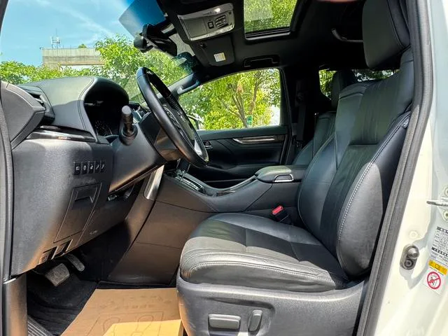 Toyota Alphard 2018 Restyling 3.5L Premium Edition interior photo 15 Toyota Alphard 2018 Restyling 3.5L Premium Edition interior photo 15