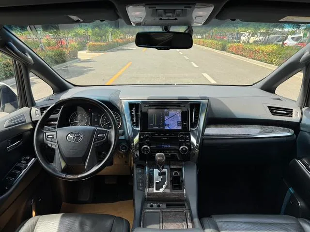 Toyota Alphard 2018 Restyling 3.5L Premium Edition interior photo 20 Toyota Alphard 2018 Restyling 3.5L Premium Edition interior photo 20