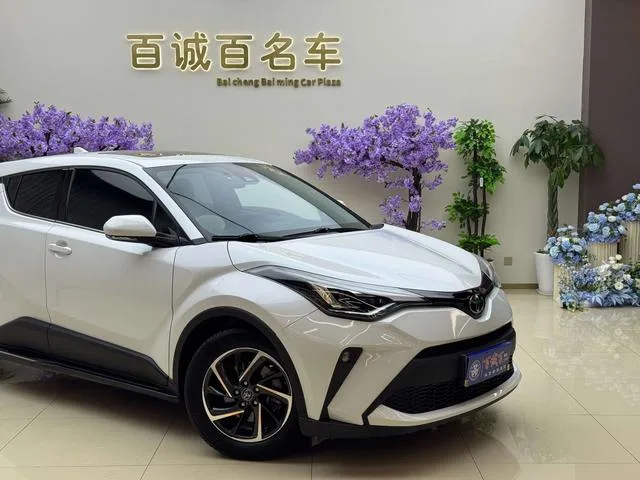 Toyota C-HR 2021 2.0L Version de luxe extérieur photo 4 Toyota C-HR 2021 2.0L Version de luxe extérieur photo 4