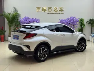 Toyota C-HR 2021 2.0L Version de luxe extérieur photo 5 Toyota C-HR 2021 2.0L Version de luxe extérieur photo 5