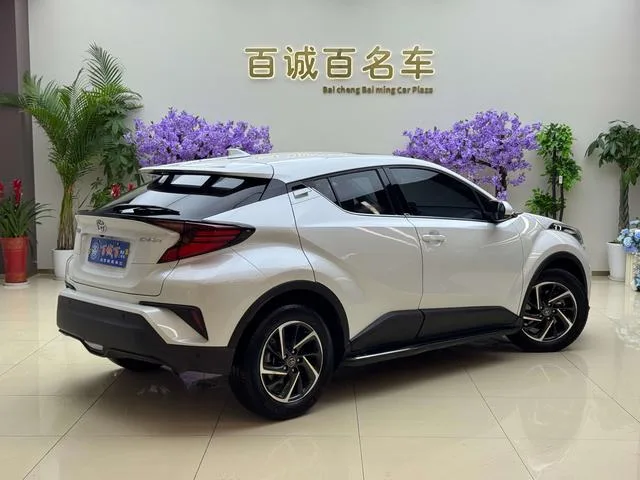Toyota C-HR 2021 2.0L Version de luxe extérieur photo 5 Toyota C-HR 2021 2.0L Version de luxe extérieur photo 5