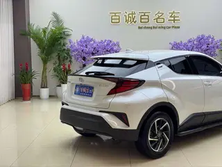 Toyota C-HR 2021 2.0L Version de luxe extérieur photo 6 Toyota C-HR 2021 2.0L Version de luxe extérieur photo 6