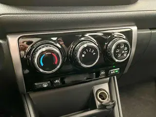 Toyota Yaris L 2020 Vibrant X 1.5L CVT Leading Edition interior photo 10 Toyota Yaris L 2020 Vibrant X 1.5L CVT Leading Edition interior photo 10