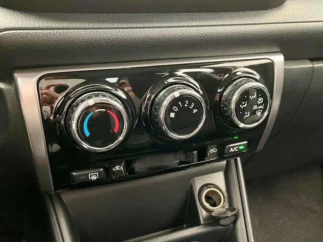Toyota Yaris L 2020 Vibrant X 1.5L CVT Leading Edition interior photo 10 Toyota Yaris L 2020 Vibrant X 1.5L CVT Leading Edition interior photo 10