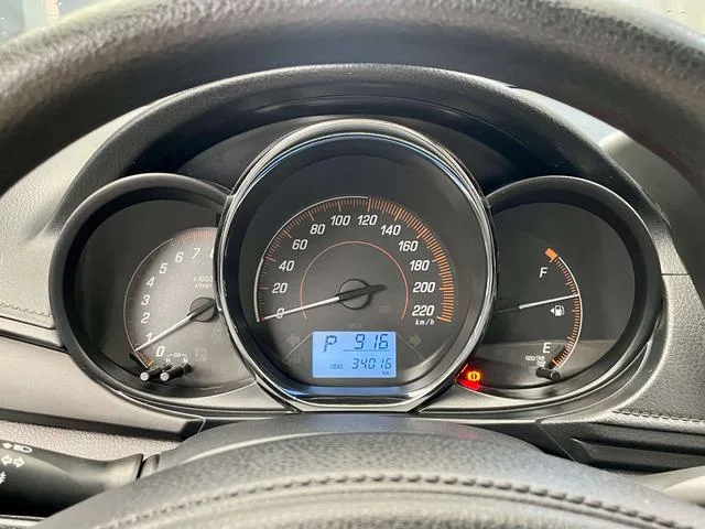 Toyota Yaris L 2020 Vibrant X 1.5L CVT Leading Edition interior photo 13 Toyota Yaris L 2020 Vibrant X 1.5L CVT Leading Edition interior photo 13