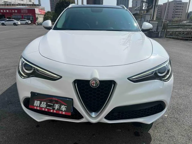 Alfa Romeo Stelvio 2017 2.0T 200HP Luxury Edition exterior photo 2 Alfa Romeo Stelvio 2017 2.0T 200HP Luxury Edition exterior photo 2