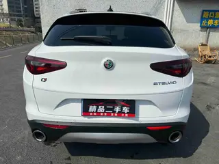 Alfa Romeo Stelvio 2017 2.0T 200HP Luxury Edition exterior photo 5 Alfa Romeo Stelvio 2017 2.0T 200HP Luxury Edition exterior photo 5