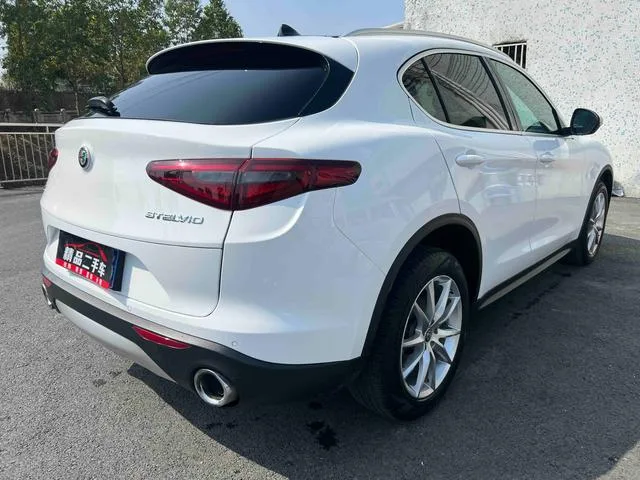 Alfa Romeo Stelvio 2017 2.0T 200HP Luxury Edition exterior photo 6 Alfa Romeo Stelvio 2017 2.0T 200HP Luxury Edition exterior photo 6