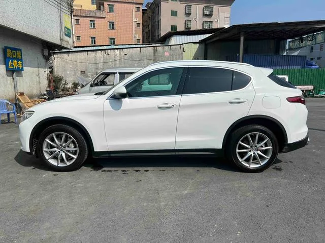 Alfa Romeo Stelvio 2017 2.0T 200HP Luxury Edition exterior photo 7 Alfa Romeo Stelvio 2017 2.0T 200HP Luxury Edition exterior photo 7
