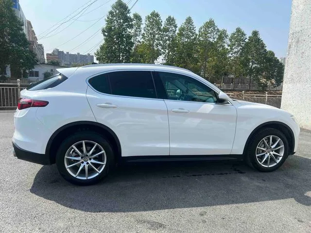 Alfa Romeo Stelvio 2017 2.0T 200HP Luxury Edition exterior photo 8 Alfa Romeo Stelvio 2017 2.0T 200HP Luxury Edition exterior photo 8