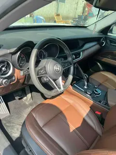 Alfa Romeo Stelvio 2017 2.0T 200HP Luxury Edition interior photo 11 Alfa Romeo Stelvio 2017 2.0T 200HP Luxury Edition interior photo 11
