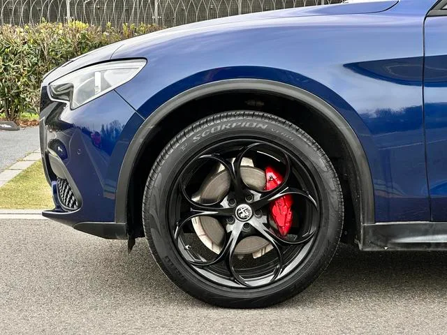 Alfa Romeo Stelvio 2017 2.0T 200HP Version d'élite extérieur photo 8